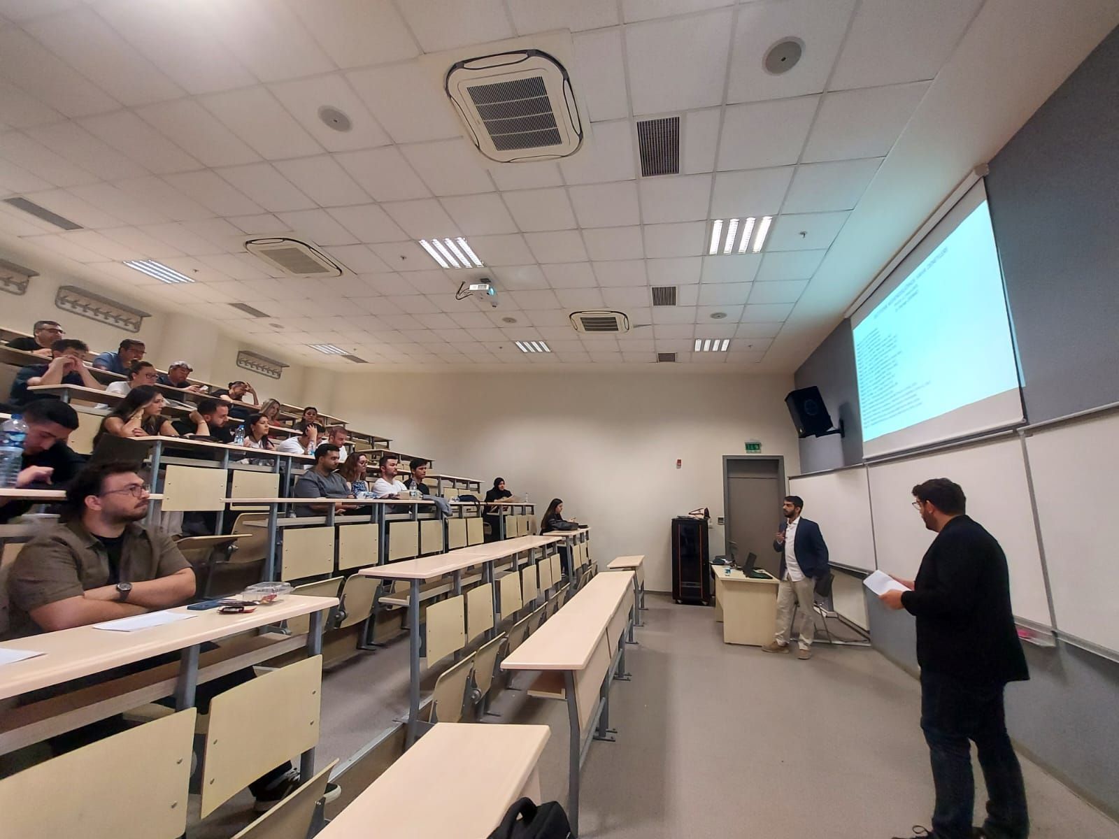 CE416-İnşaat Mühendisliği Tasarımı II Dersi Proje Sunumları Gerçekleştirildi